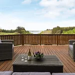 Semesterbostad 4 Star In *