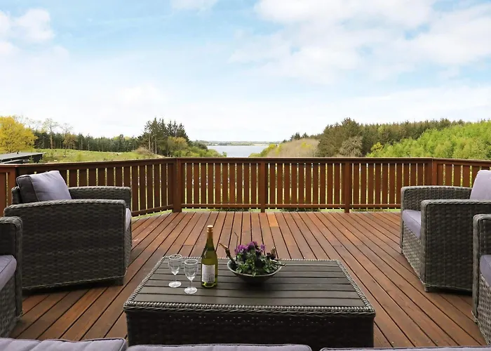 度假居 8 Person In *