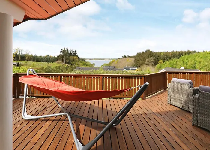 度假居 8 Person In *